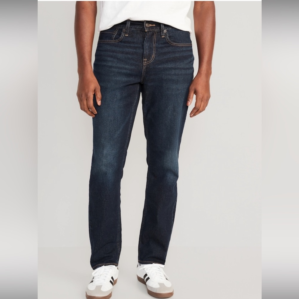 NWT. OLD NAVY. Athletic Taper Denim Jeans Built-in Tough 38x32